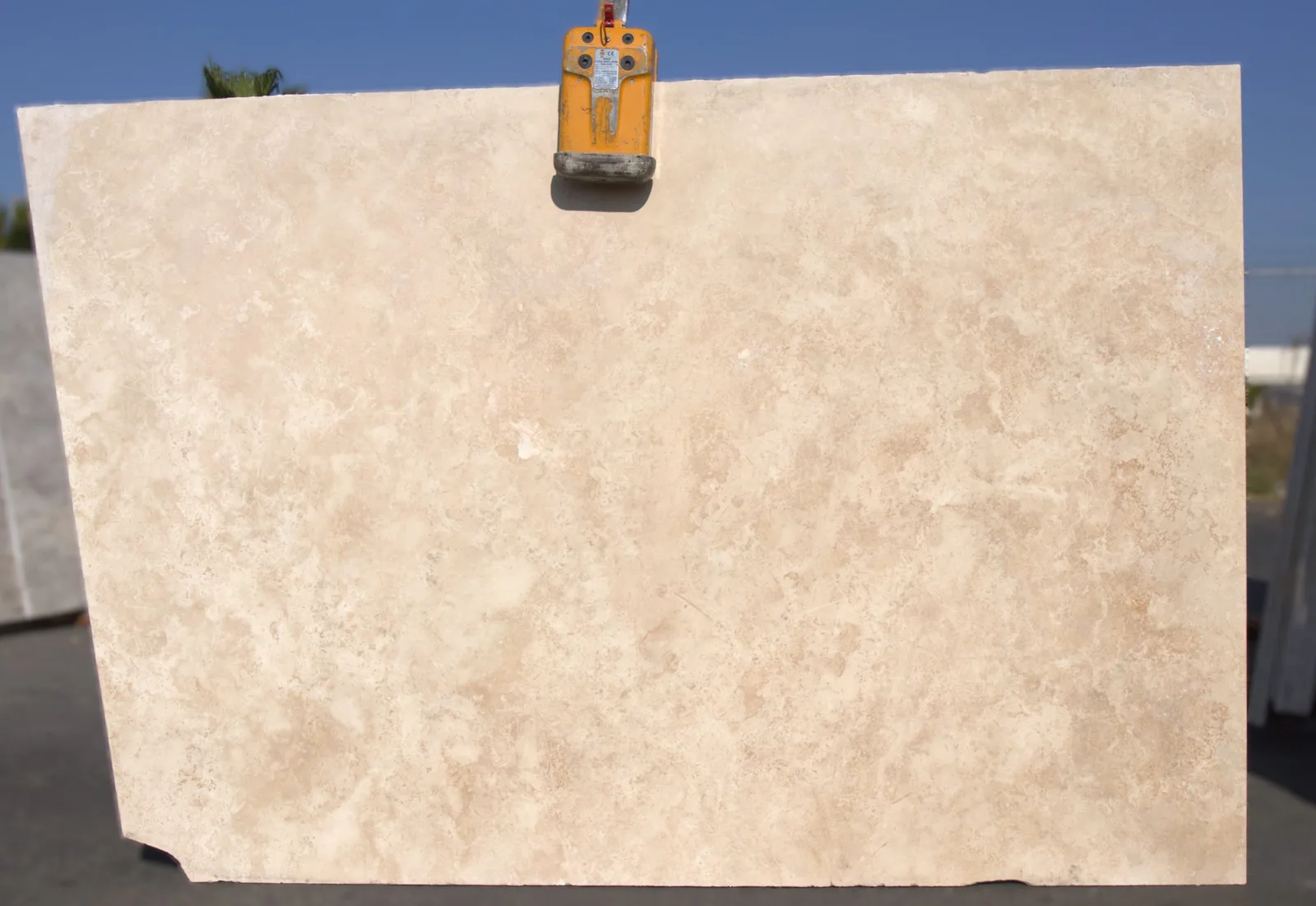 Classico Slab Travertine Countertop in Cross Cut and Vein Cut finishes, 3/4" thickness, showcasing natural stone elegance.