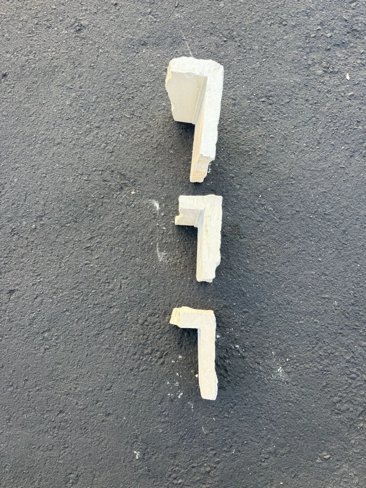 Siena White Limestone Veneer Corner