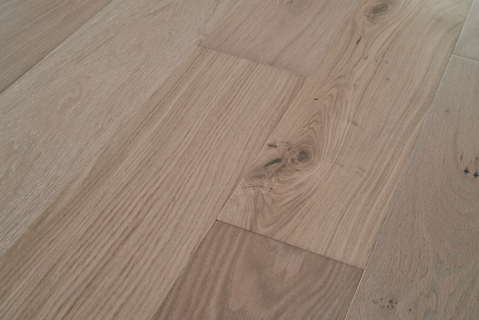 Lattitude Park City Engineered Hardwood in Alpine color, 1/2" x 7" x RL size, high-quality engineered hardwood material.