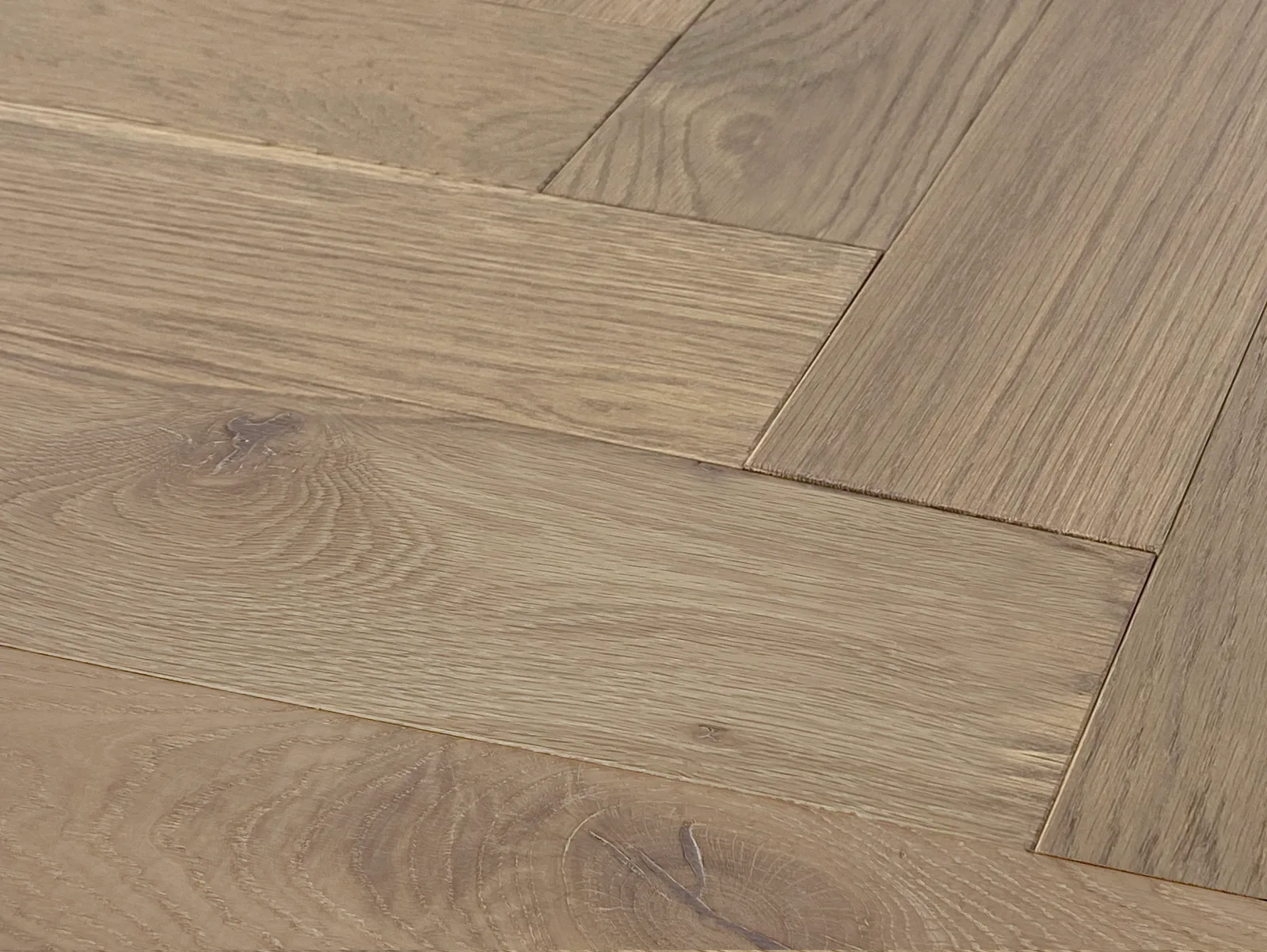 Ampola Herringbone
