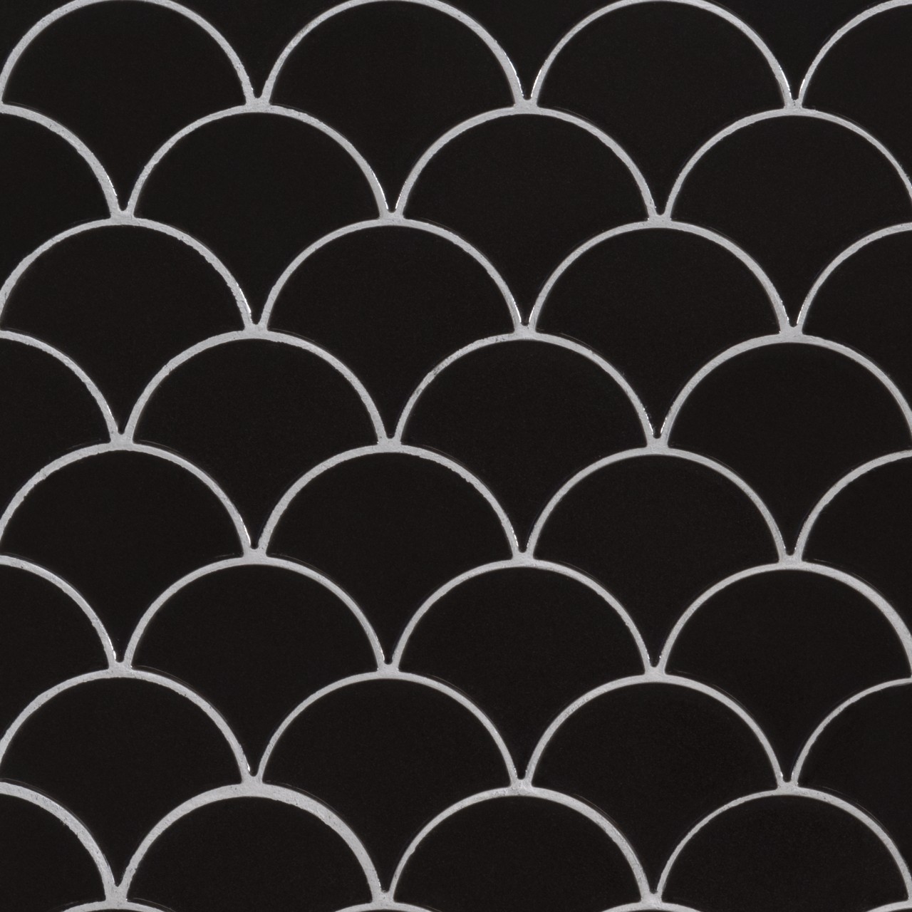 Black Glossy Scallop 8mm